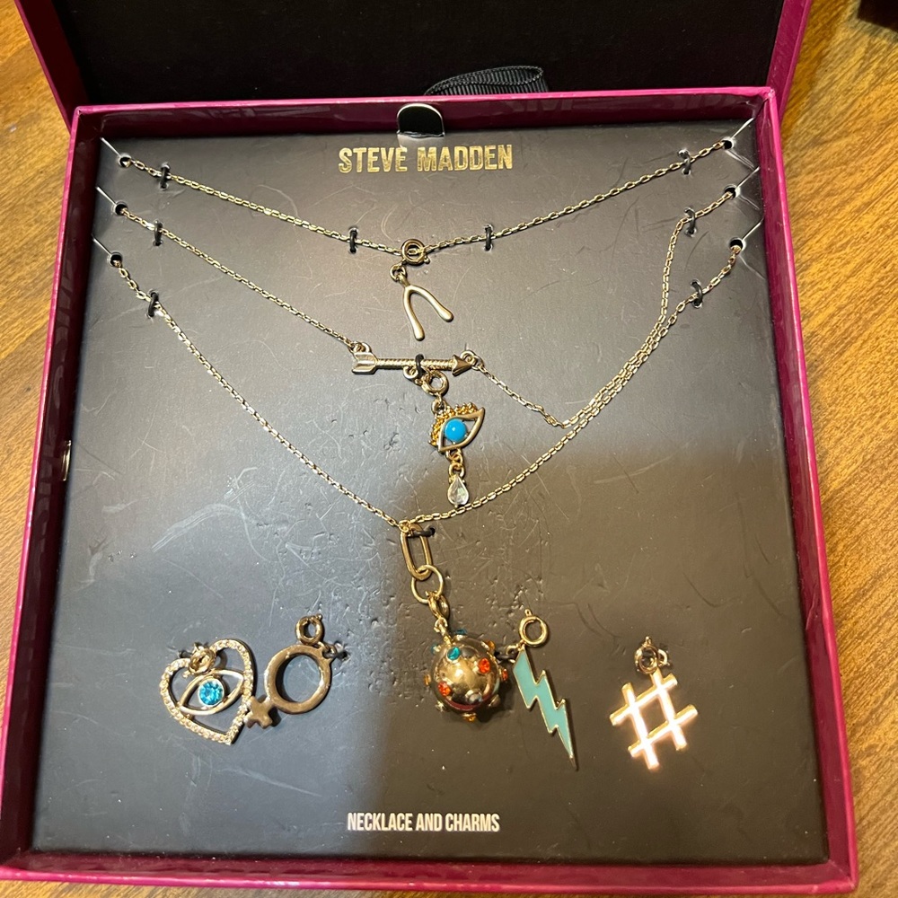 Steve Madden fashion jewelry set